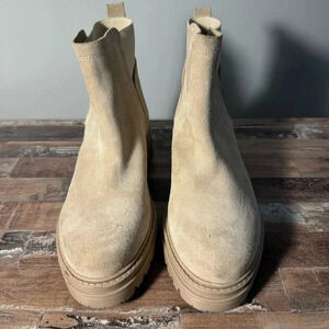 Steve Madden NWOT Tan Suede Ankle Boots Women Size 8